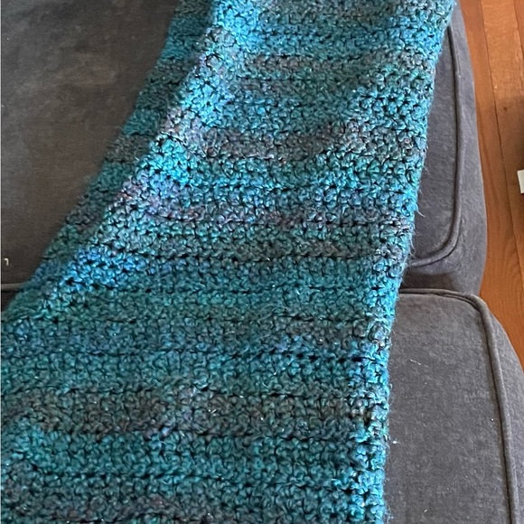 Hand crochet shawl - Picture 4 of 4